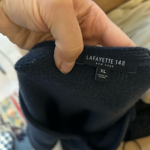 Lafayette 148 Gray Sequin Embellished V-Neck Cashmere Sweater - Picture 3 of 6